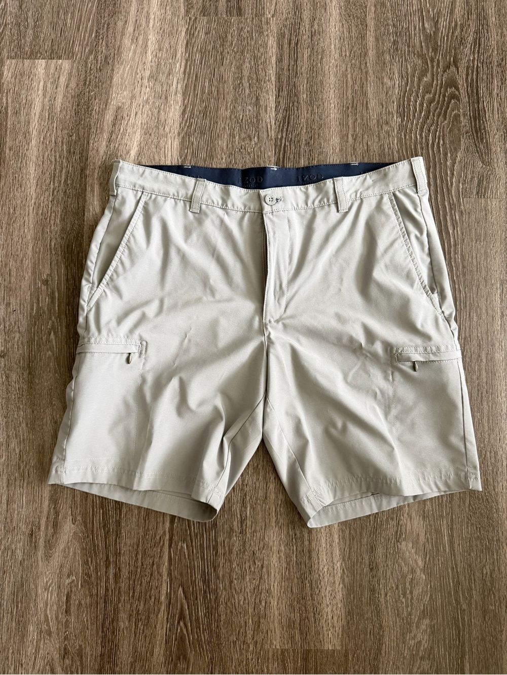 Izod Men's Beige Performance Cargo Shorts